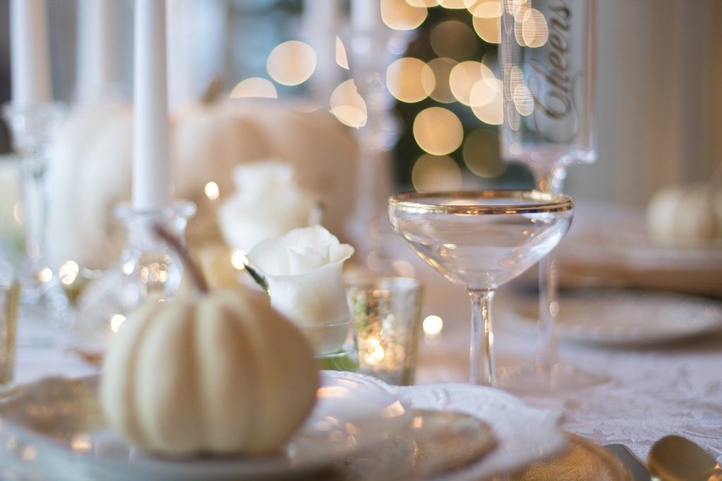 holiday table, thanksgiving table, dinner-1926946.jpg